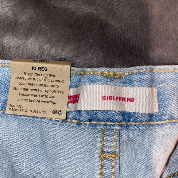 Levi s Girlfriend Jeans /Brand New With Tags - Picture 3 of 6